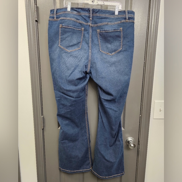 Torrid Flare Jeans 22T - Picture 4 of 4